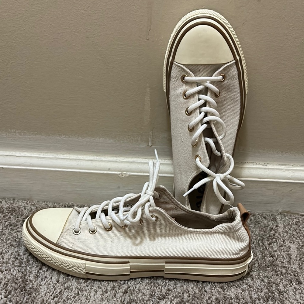 Very G Cream Canvas Sneakers